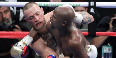 Por knockout tcnico Mayweather derrot a McGregor