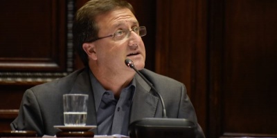 De Len acus a Michelini de "echar compaeros por la prensa"