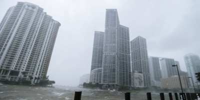 Irma se aproxima a la costa suroeste de Florida