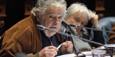 Mujica asegura que vio los papeles que certifican que Sendic curs licenciatura