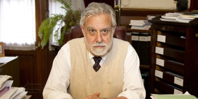 Falleci el decano de la Facultad de Derecho Gonzalo Uriarte