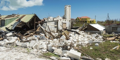 El huracn Mara baja a categora 4 pero sigue peligroso cerca de Puerto Rico