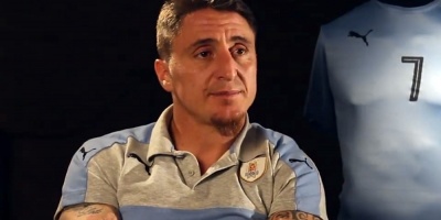 Homenajean a Cristian Rodrguez por sus 100 partidos con la seleccin