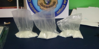 Detienen a dos nigerianos que pretendan enviar al exterior 2 kilos de cocana 