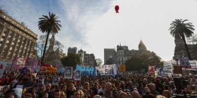 Miles marchan en Chile por el pueblo mapuche y contra el "colonialismo"