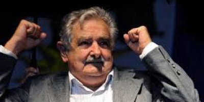 Mujica inst� a los estudiantes brasile�os a organizarse para "defender la vida"