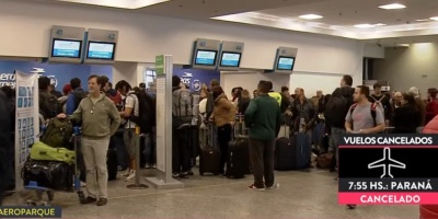 Una protesta sindical afecta vuelos de Aerol�neas Argentinas