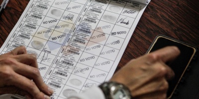 El chavismo dice haber arrasado con resultados que la oposici�n no reconoce