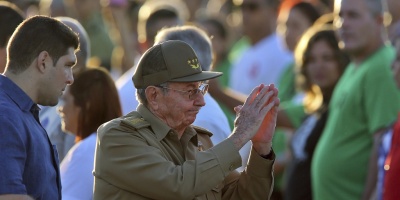 Ra�l Castro felicita a Maduro por comicios ejemplo de "vocaci�n democr�tica"