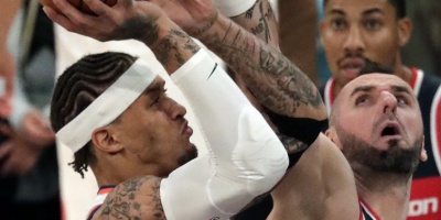 En macha la NBA: Rockets dan primer aviso y James salva a Cavaliers