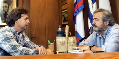 Lacalle Pou y Larra�aga se reunieron en el Parlamento