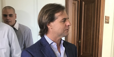 Eval�an llamar a sala a ministros por negociaciones con UPM