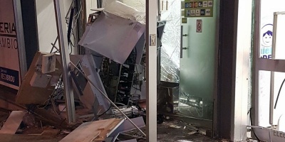 Delincuentes hicieron explotar cajero autom�tico en Pocitos