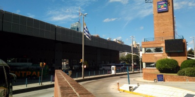 Levantan bloqueo en Tres Cruces pero el paro contin�a hasta las 00:00