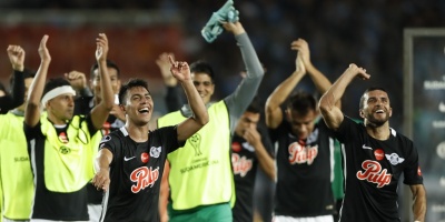 Libertad aguant� el embate de Racing y se clasific� a semifinales