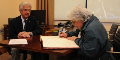V�zquez traspas� mando presidencial a Topolansky