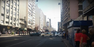 Entre 15 y 20 intoxicados por incendio en edificio del Cord�n