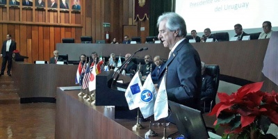 V�zquez destaca en M�xico la importancia de la lucha contra tabaquismo