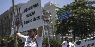 Incidentes en protestas contra corrupci�n frente a Asamblea de R�o de Janeiro