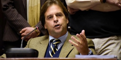 Lacalle Pou calific� de �irresponsable" soluci�n del Gobierno a cincuentones