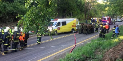 Al menos once muertos y 20 heridos en vuelco de autob�s en el sur de Chile