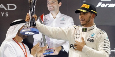 Hamilton brill� y Mercedes confirm� su dominio 