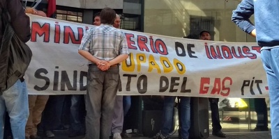 Trabajadores del gas por ca�er�a realizan huelga de hambre