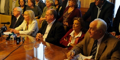Ministros defendieron en el Parlamento posible planta de celulosa UPM