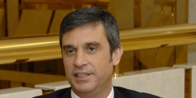 Ex ministro Garc�a inst� a gastar en la moneda en que se gana
