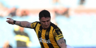 Pe�arol vence a Defensor con gol del Cebolla Rodr�guez 