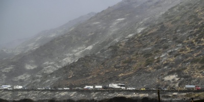 Vientos huracanados suman desaf�o a bomberos de California