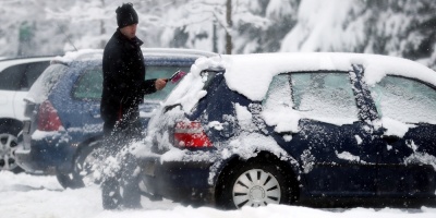 Vuelos cancelados y alteraci�n del transporte por la nieve en el Reino Unido