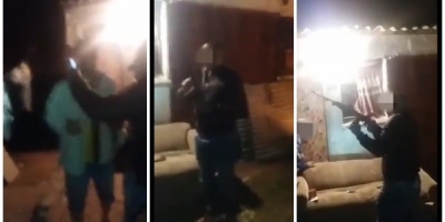 Buscan a j�venes que se exhiben en un video viral con armas de guerra