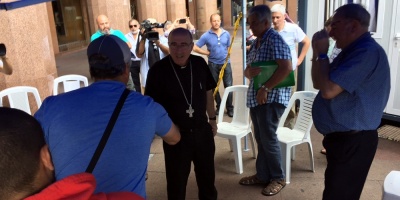 Sturla visit� a trabajadores que mantienen huelga de hambre