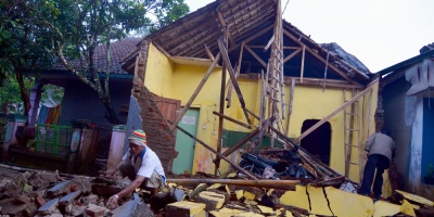 Al menos 2 muertos y numerosos edificios da�ados por un se�smo de 6,5 en Java