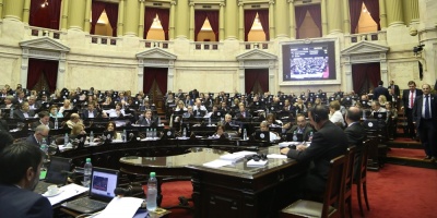 Argentina aprob� reforma de pensiones tras horas de violencia en las calles