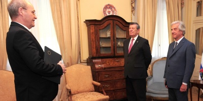 V�zquez recibi� las cartas consulares de cinco nuevos embajadores