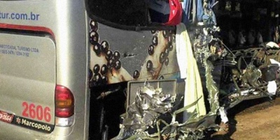 Al menos once turistas mueren en accidente en carretera de sureste de M�xico