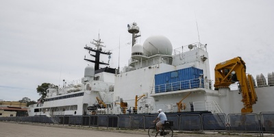 Buque estadounidense Atlantis deja el operativo de b�squeda del submarino