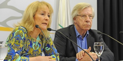 Comisi�n aprob� llamar a Cosse y Astori al Parlamento 