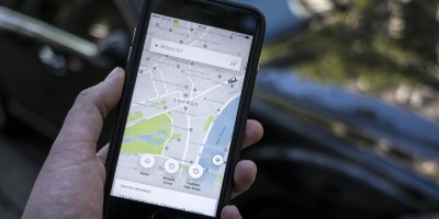Taxistas entienden que Ant�a les "fall�" por no controlar Uber