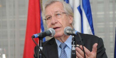 Elevan proyecci�n de crecimiento y descartan m�s impuestos