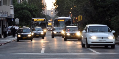 Flujo veh�cular en puentes entre Argentina y Uruguay aument� 23%