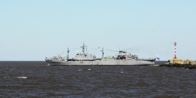La Armada rescat� a cinco personas en laguna de Rocha