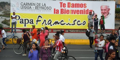 Papa comienza visita peruana en momentos cr�ticos de la Amazon�a