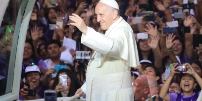 El papa Francisco inicia su visita a Per� con un recibimiento apote�sico