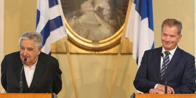 Mujica se reuni� con presidente finland�s y destac� seguridad de inversi�n de Uruguay
