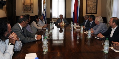 Gobierno define "medidas concretas" para el sector agropecuario