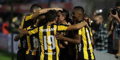 Pe�arol golea a Nacional 3-1 y se queda con la Supercopa uruguaya