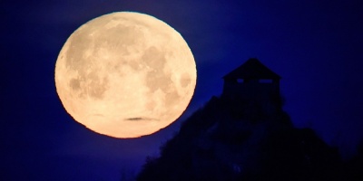 Millones de personas aguardan al eclipse total de superluna azul